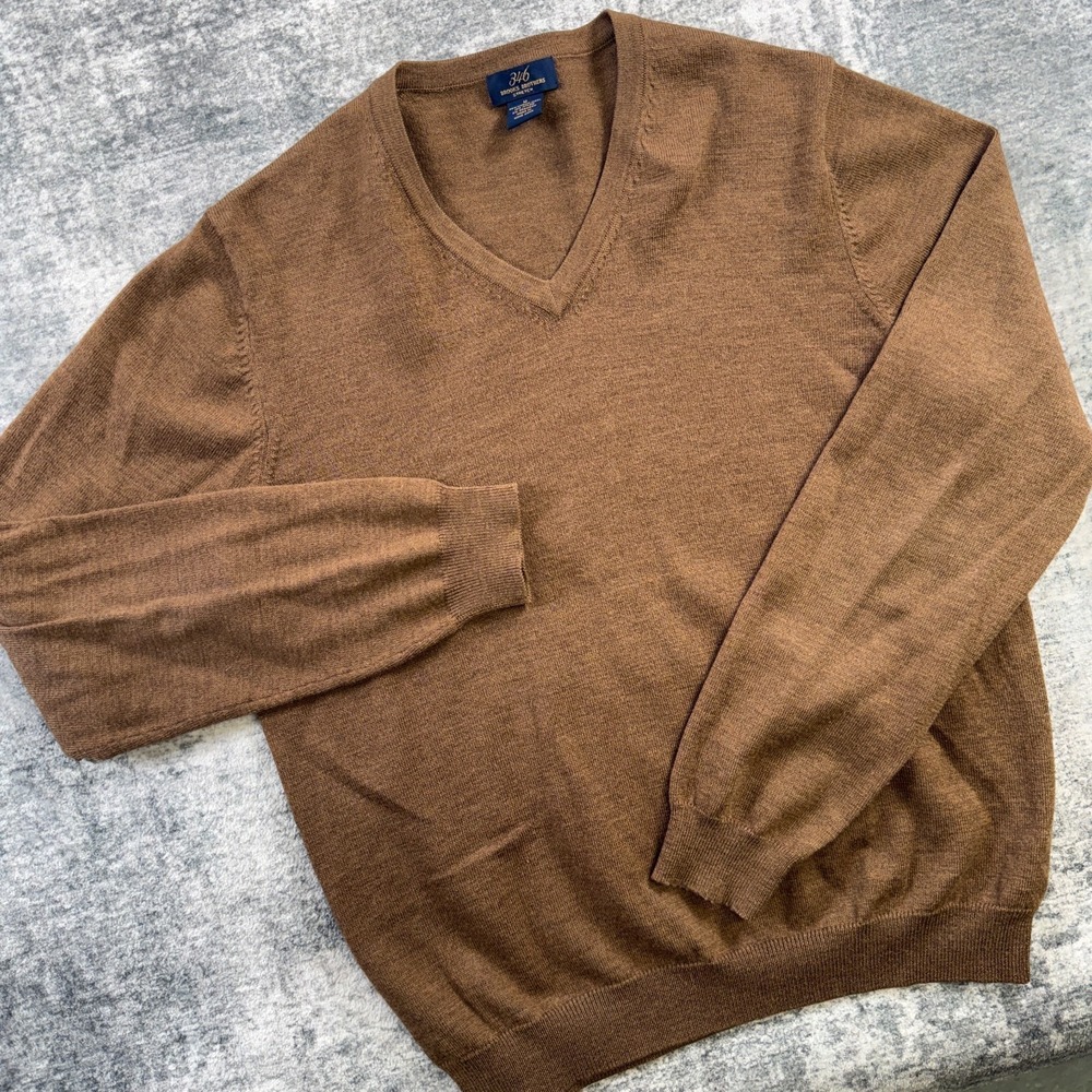 Brooks Brothers Sweater Mens Medium Brown Merino Wool V-Neck Quiet Luxury Ivy